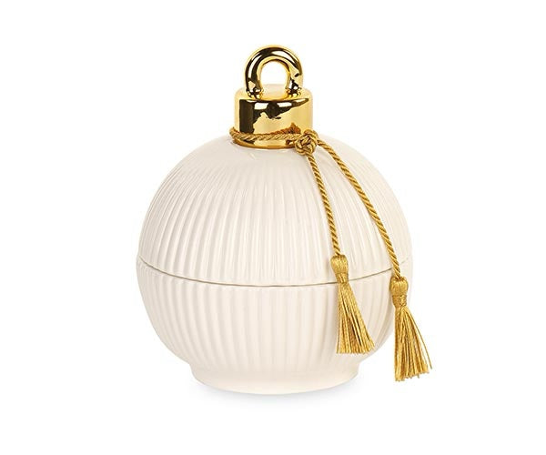 Sfera con candela profumata in ceramica bianca motivo plissè e nappine